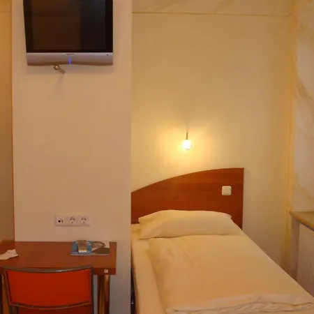 Ξενοδοχείο Stadthotel 3*